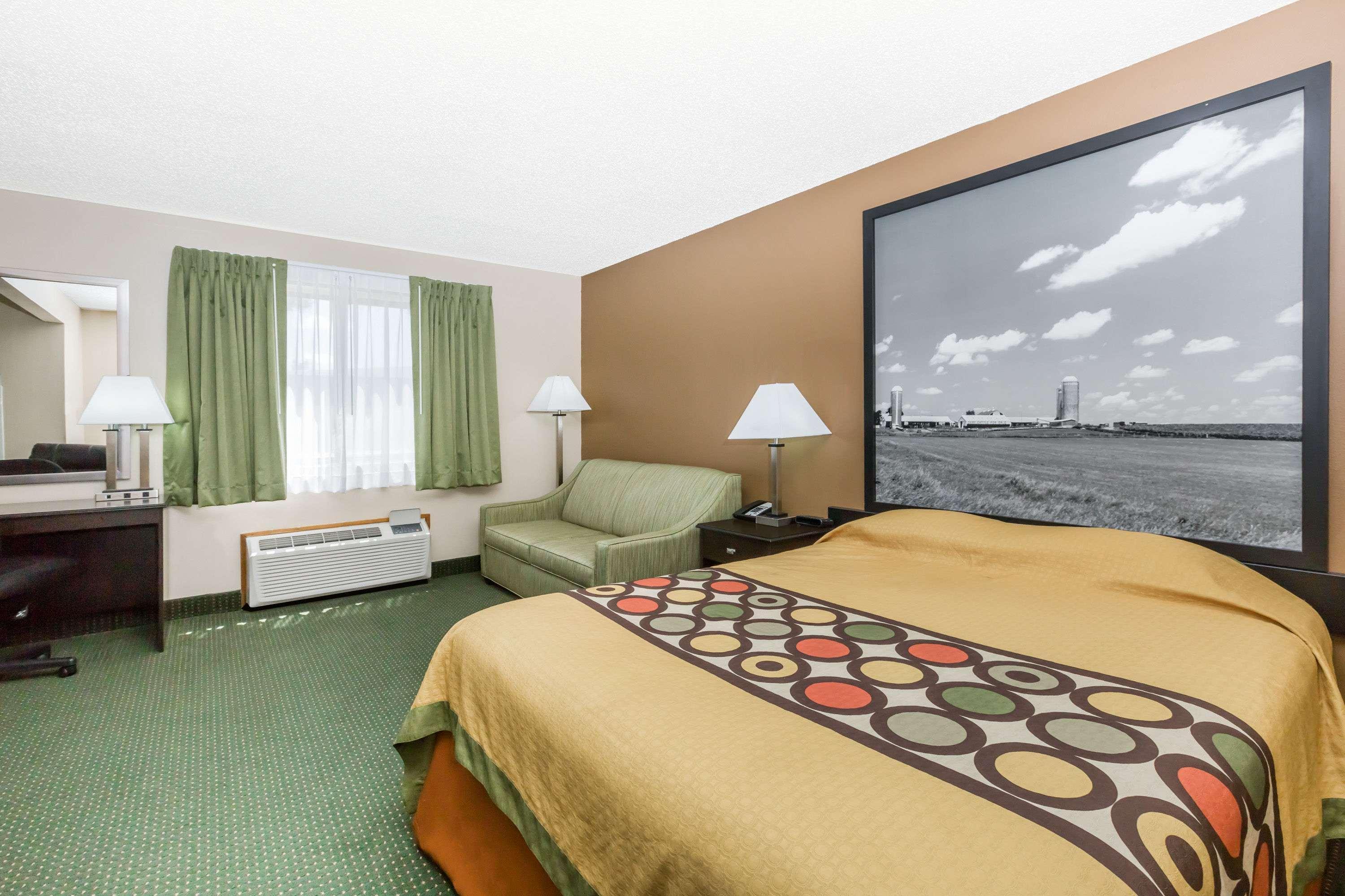 Hotel Super 8 By Wyndham 2*