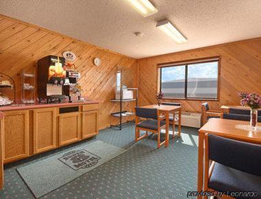 Super 8 By Wyndham Hotel 2*